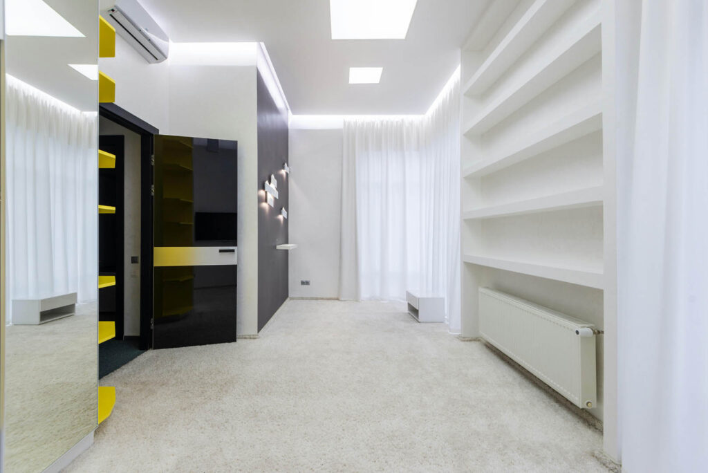 許多間接照明的玄關